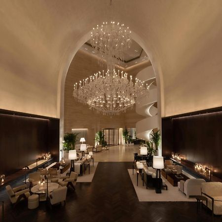 The Dubai Edition Екстериор снимка The lobby of the Ritz-Carlton, Dubai