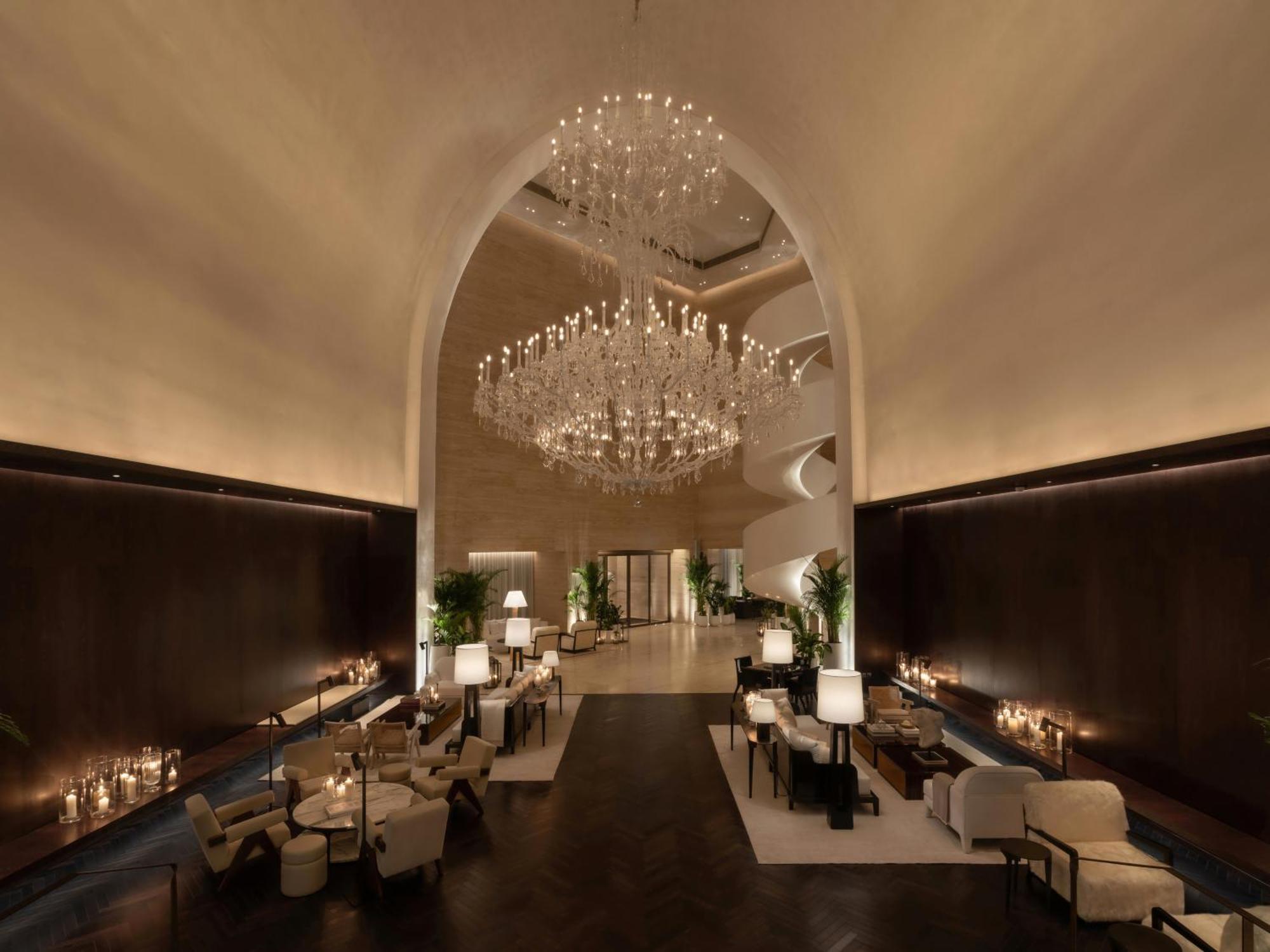 The Dubai Edition Екстериор снимка The lobby of the Ritz-Carlton, Dubai